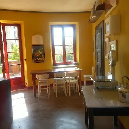 Castello Di San Sebastiano Po Appartement *